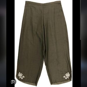 NWT Samantha Chang Lifestyle Cropped Pants with Embroidery in Olive